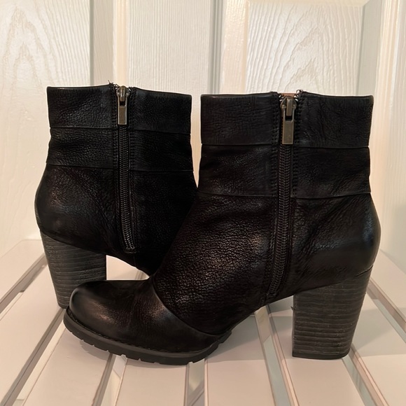 Clarks booties - Picture 2 of 7